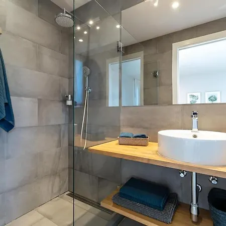 Ocean View Apartment *